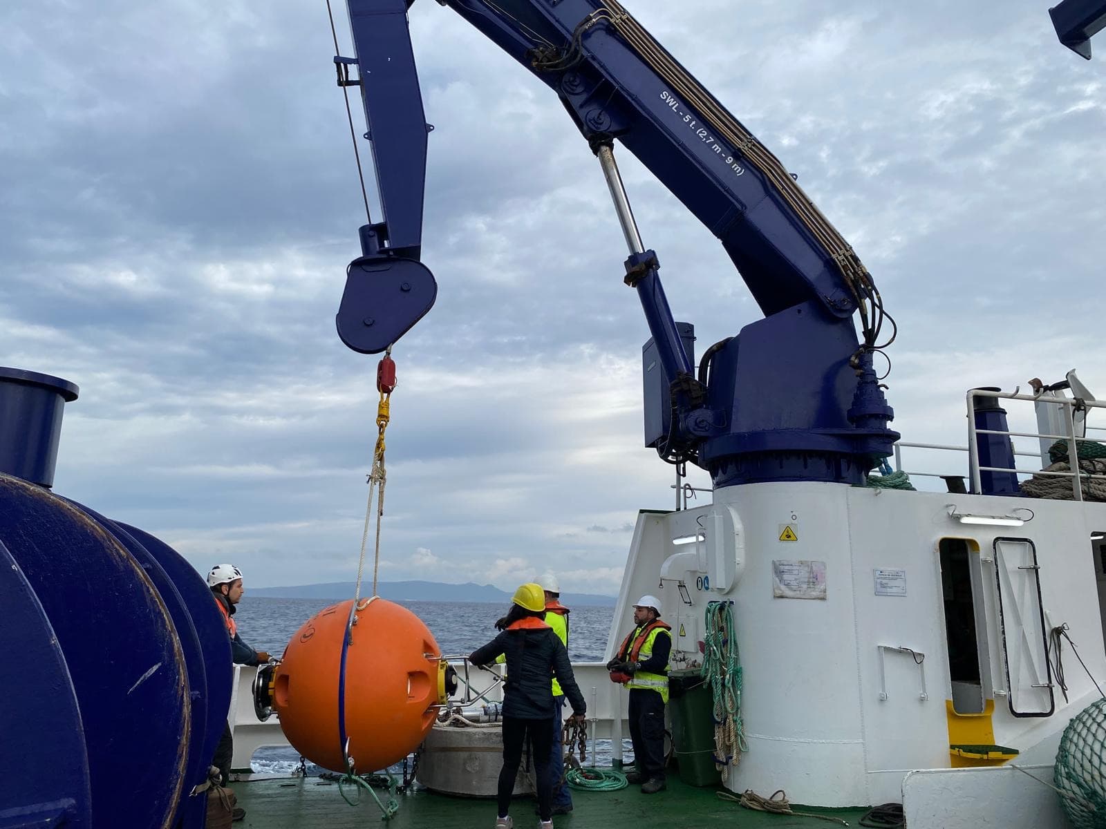 Deployment manoeuvre of the GIFT mooring in the Strait of Gibraltar